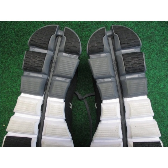 On Running Cloudflow Mens Size 9.5 Black Gray White Comfort Shoes Sneakers - Picture 10 of 13